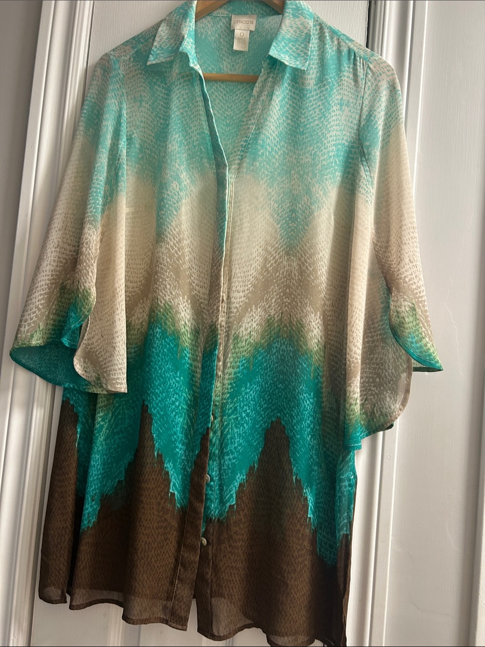 CHICO'S Size 0 Green Brown Beige Aqua Ombre Chevron Button Down Shirt Blouse Top